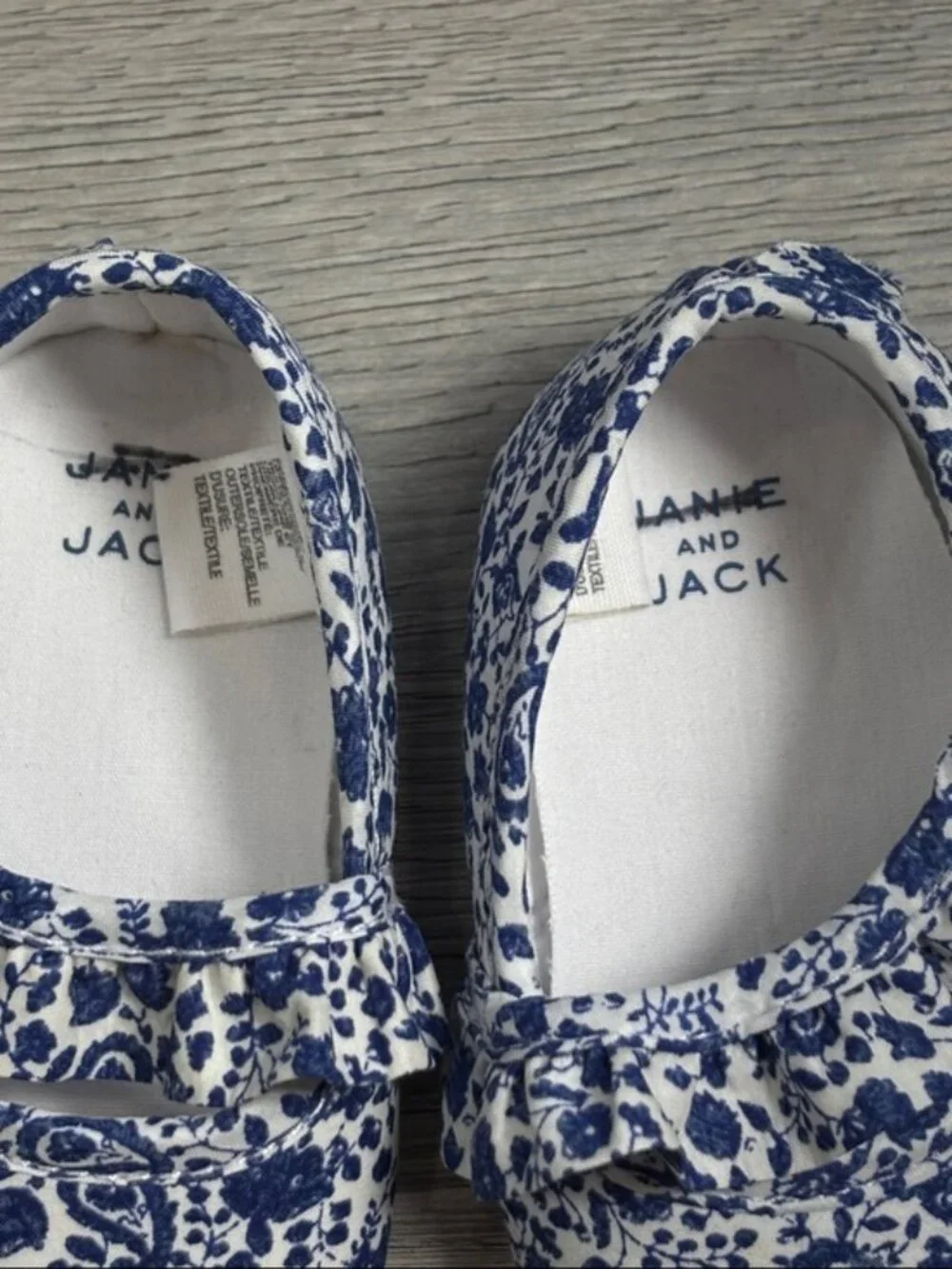 Janie and Jack Blue Floral Mary‎ Jane Baby Shoes 6-12 Months